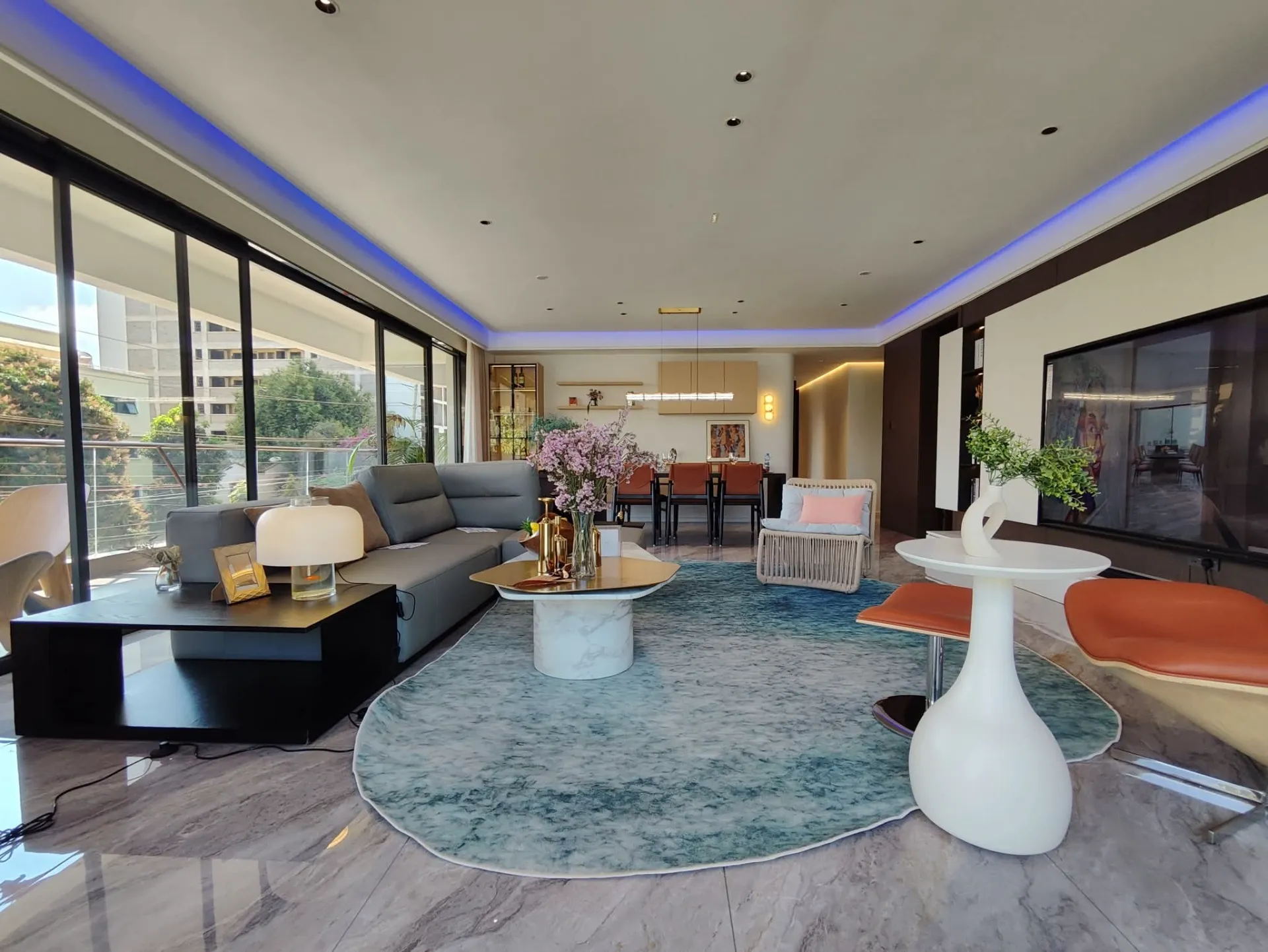 An Elegant very spacious 4 bedroom all Ensuite plus DSQ